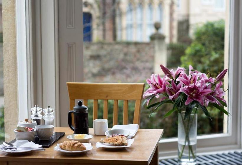 مبيت وإفطار Clifton House