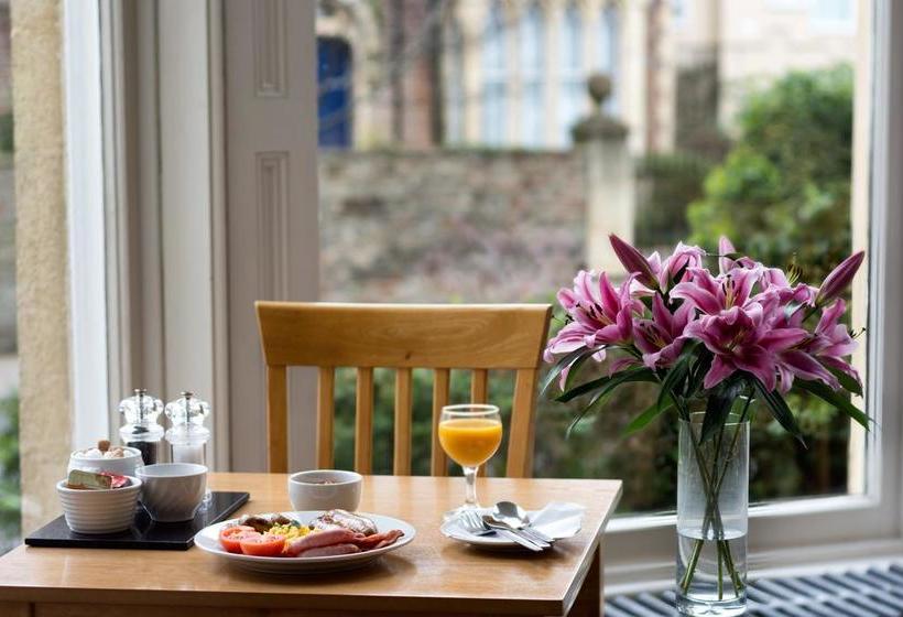 مبيت وإفطار Clifton House