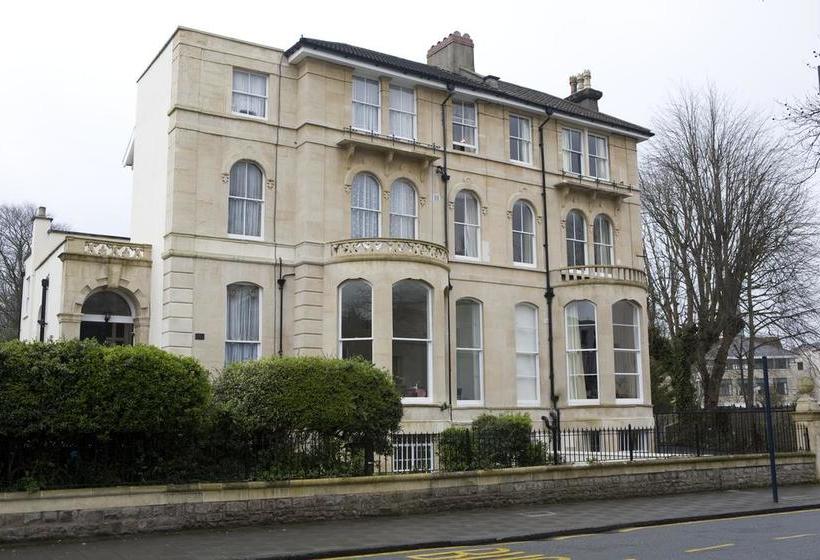 مبيت وإفطار Clifton House