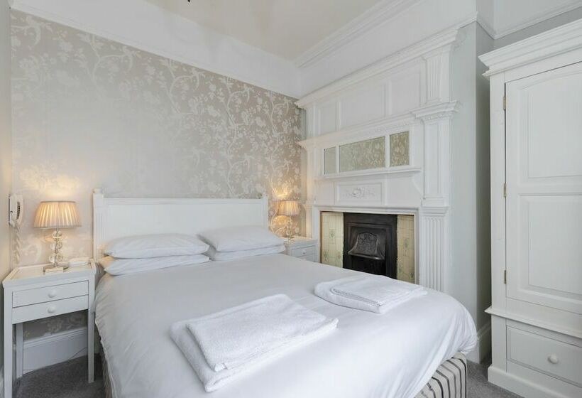 مبيت وإفطار The Abbey Town House   Cheltenham