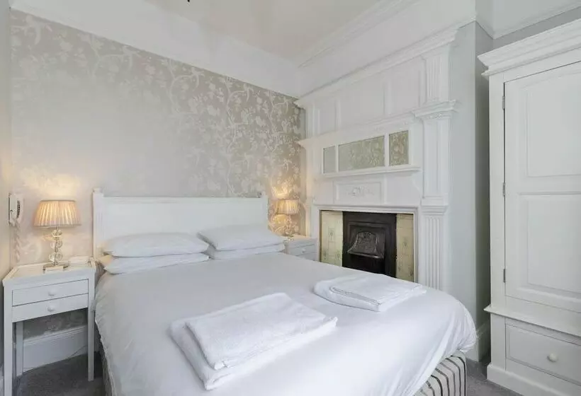 تختخواب و صبحانه The Abbey Town House   Cheltenham