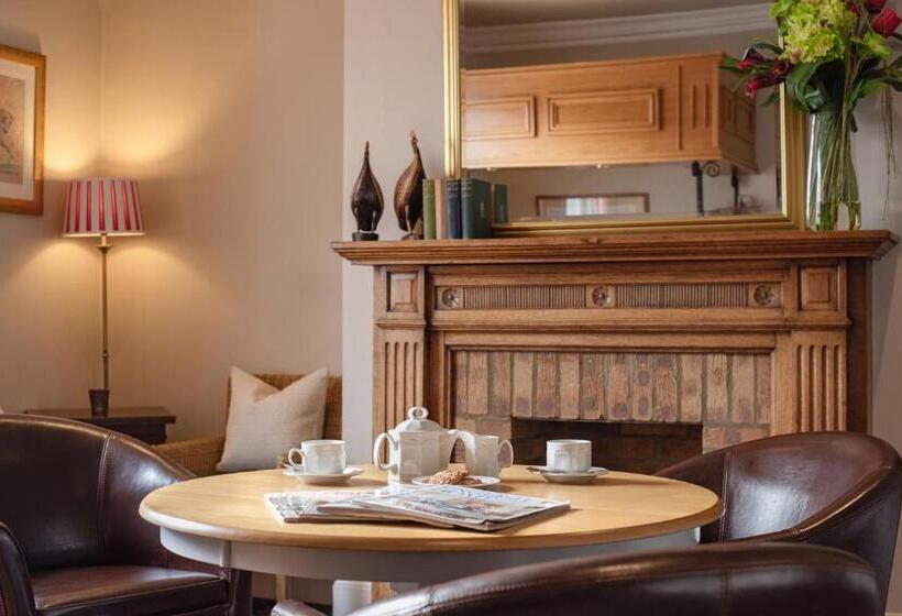 مبيت وإفطار The Abbey Town House   Cheltenham