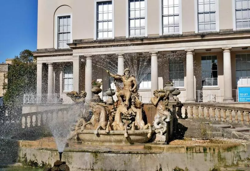 تختخواب و صبحانه The Abbey Town House   Cheltenham