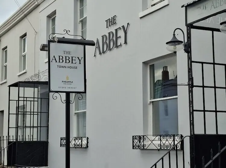 تختخواب و صبحانه The Abbey Town House   Cheltenham