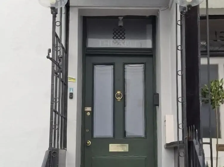 تختخواب و صبحانه The Abbey Town House   Cheltenham
