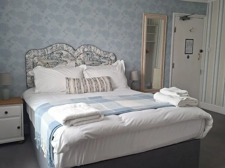 تختخواب و صبحانه The Abbey Town House   Cheltenham