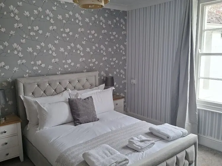 تختخواب و صبحانه The Abbey Town House   Cheltenham