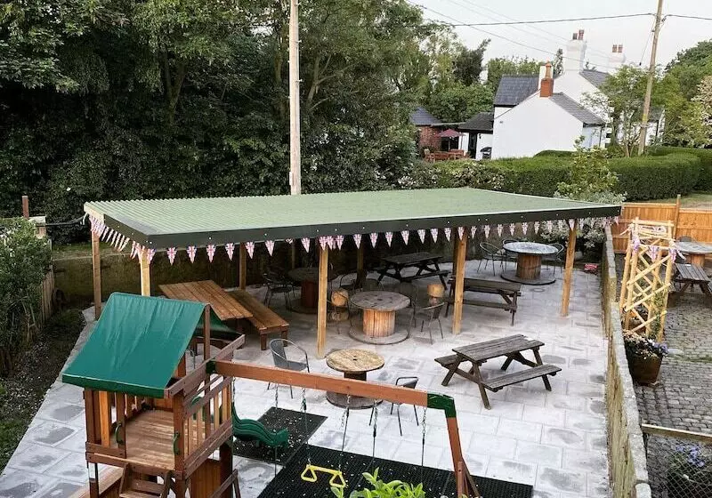 Aamiaismajoitus (B&B) The Farm Burscough