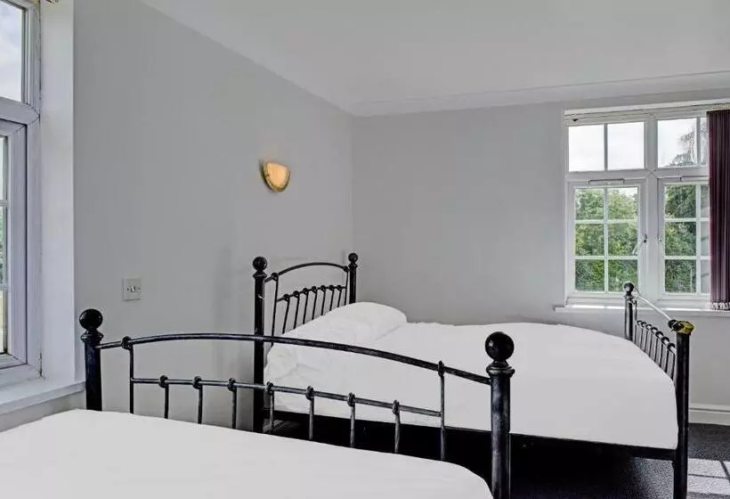 تختخواب و صبحانه The Gables Hotel, Birmingham Airport