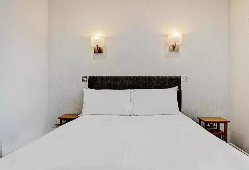 تختخواب و صبحانه The Gables Hotel, Birmingham Airport