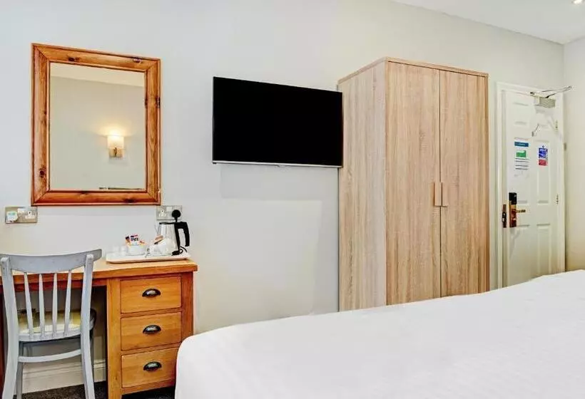 تختخواب و صبحانه The Gables Hotel, Birmingham Airport