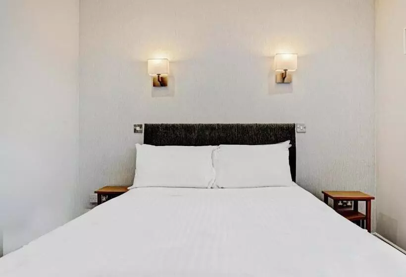 تختخواب و صبحانه The Gables Hotel, Birmingham Airport