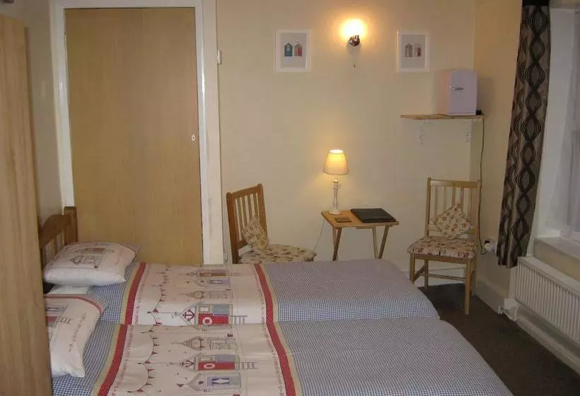 تختخواب و صبحانه The Marlborough Guest House
