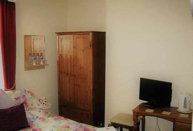 تختخواب و صبحانه The Marlborough Guest House