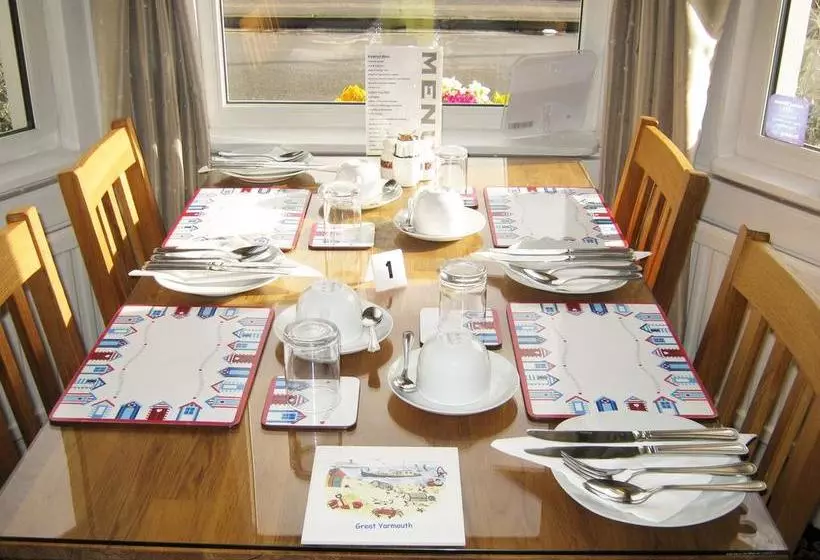 تختخواب و صبحانه The Marlborough Guest House