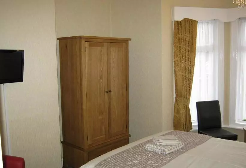 تختخواب و صبحانه The Marlborough Guest House