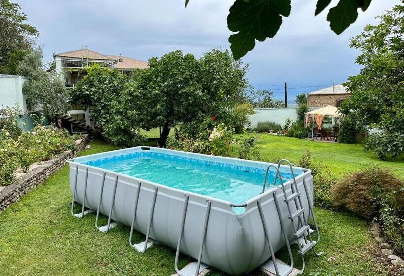 تختخواب و صبحانه Villa Kursa