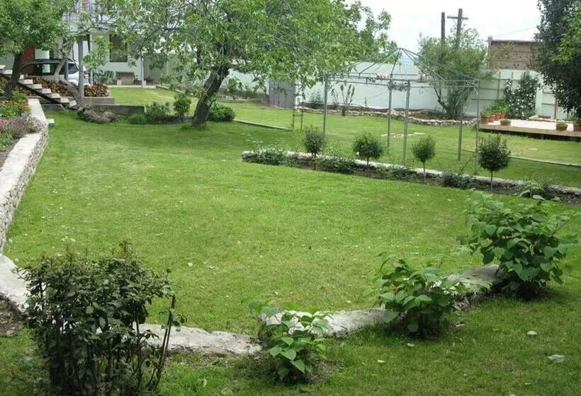 تختخواب و صبحانه Villa Kursa