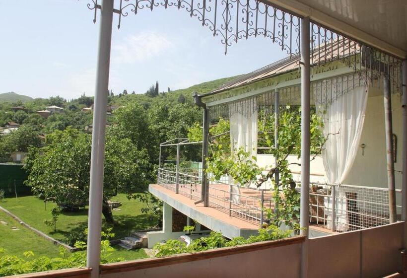 تختخواب و صبحانه Villa Kursa