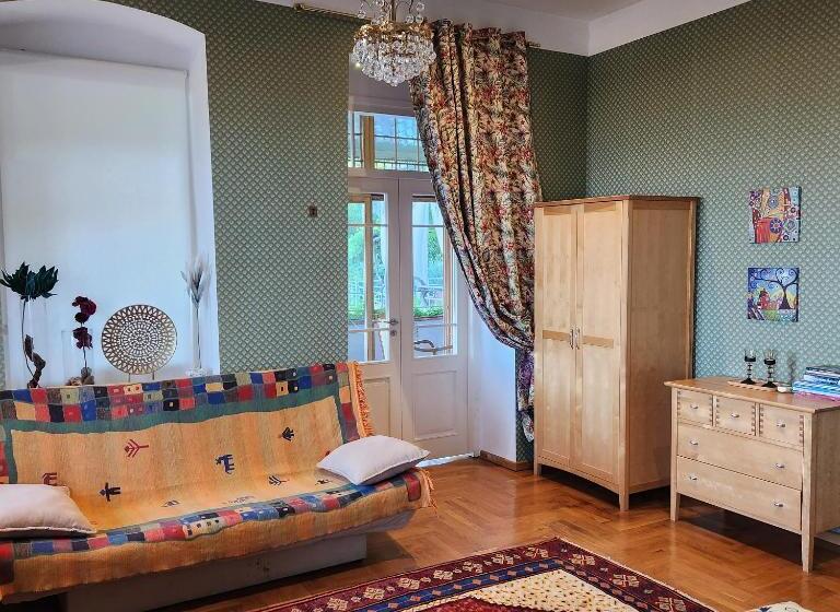 تختخواب و صبحانه Villa Kursa