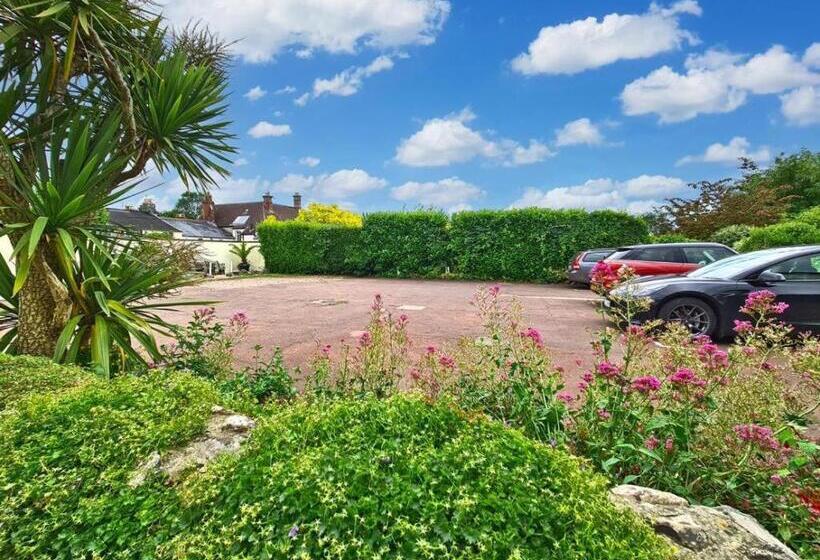 민박 Watermead House