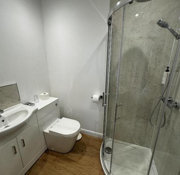 민박 Watermead House