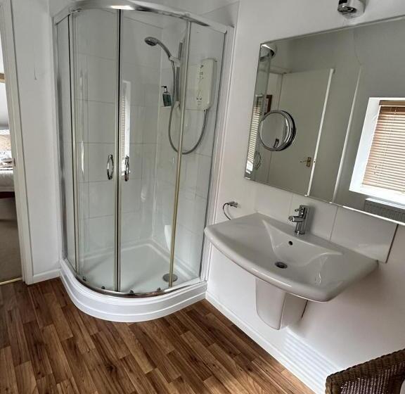 민박 Watermead House