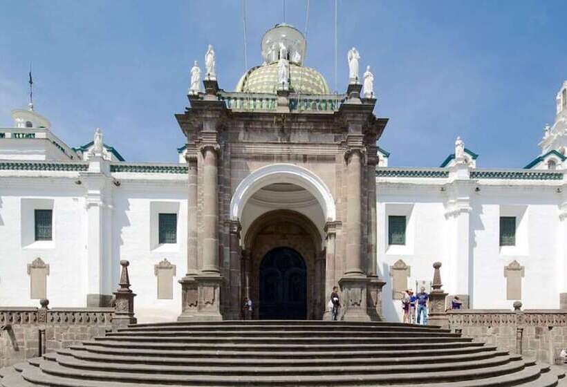 Hotel 6 De Diciembre