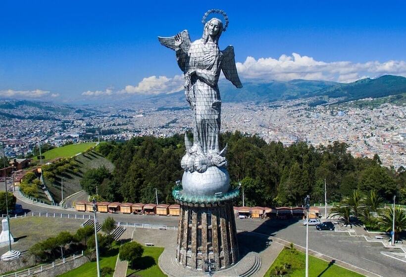 Hotel 6 De Diciembre