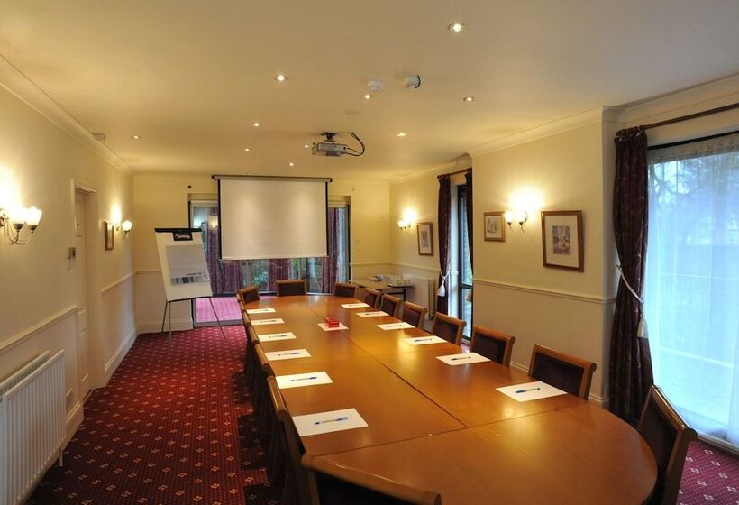 ホテル Crossroads By Chef & Brewer Collection