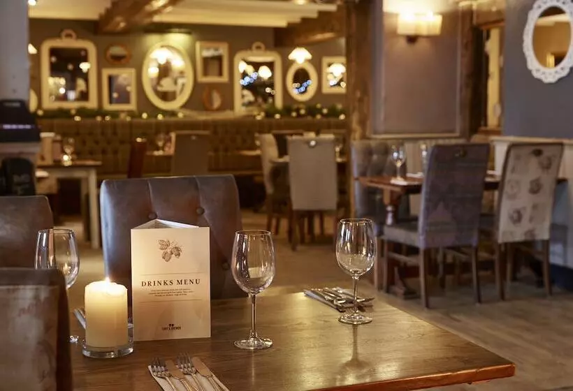 Hotelli Crossroads By Chef & Brewer Collection