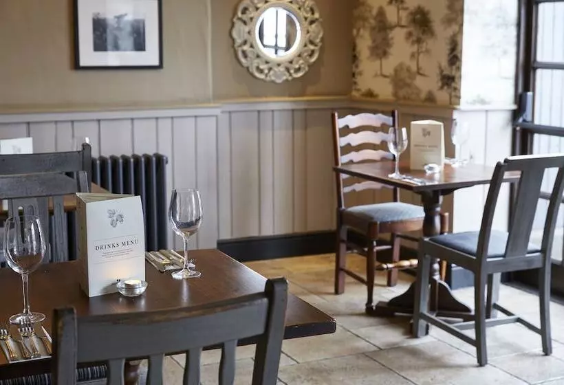Hotelli Crossroads By Chef & Brewer Collection
