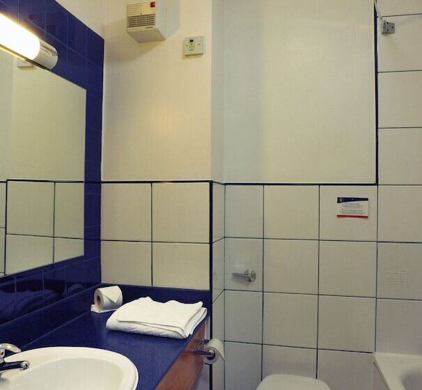 ホテル Crossroads By Chef & Brewer Collection