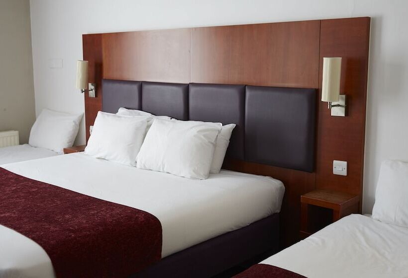 ホテル Crossroads By Chef & Brewer Collection