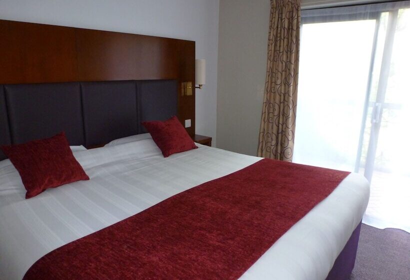 ホテル Crossroads By Chef & Brewer Collection