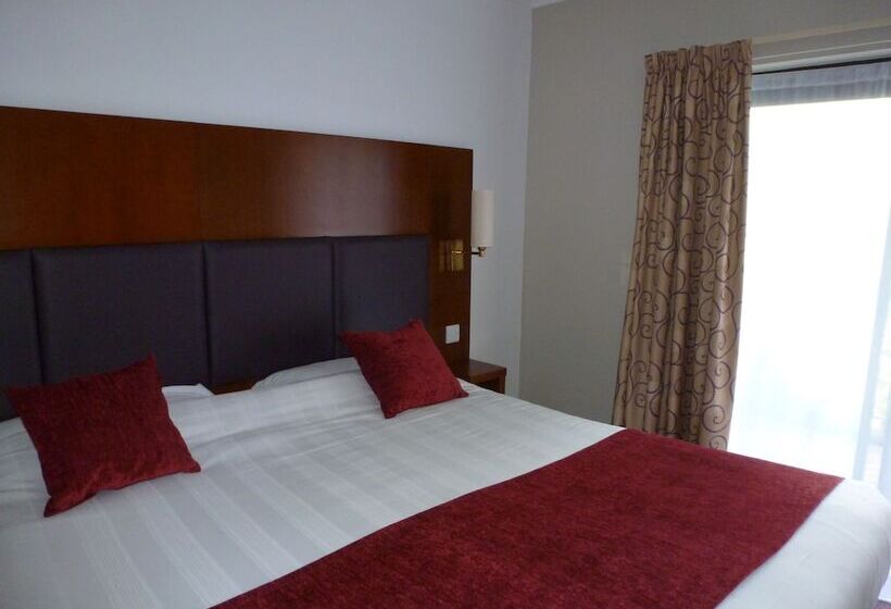 ホテル Crossroads By Chef & Brewer Collection