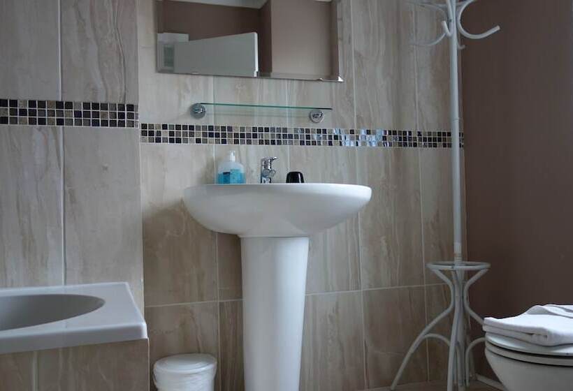 בית מלון כפרי Kensington