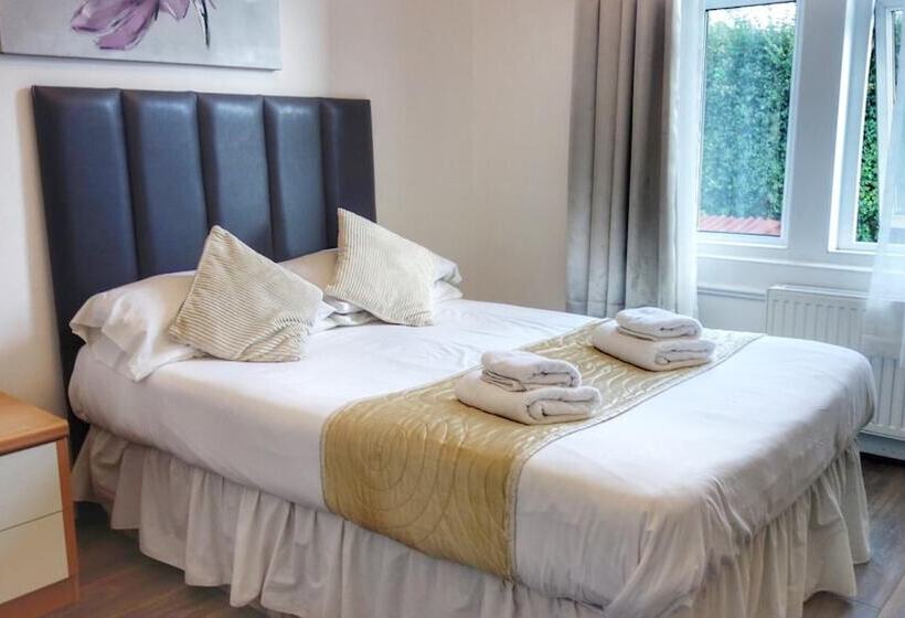 בית מלון כפרי Kensington