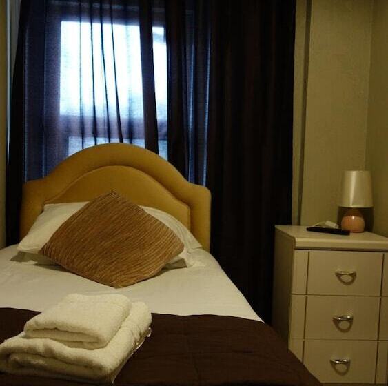 בית מלון כפרי Kensington