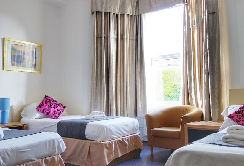 בית מלון כפרי Kensington