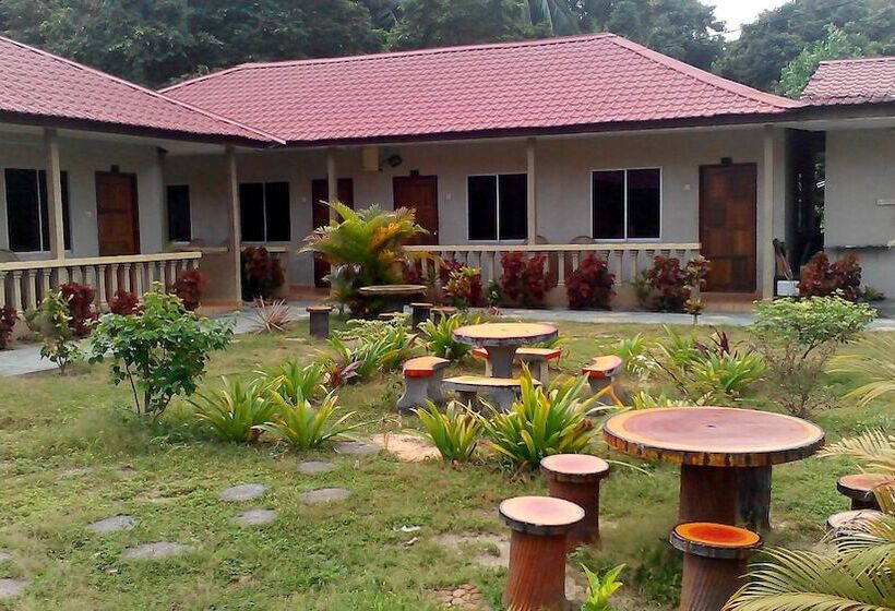 فندق Purnama Beach Resort