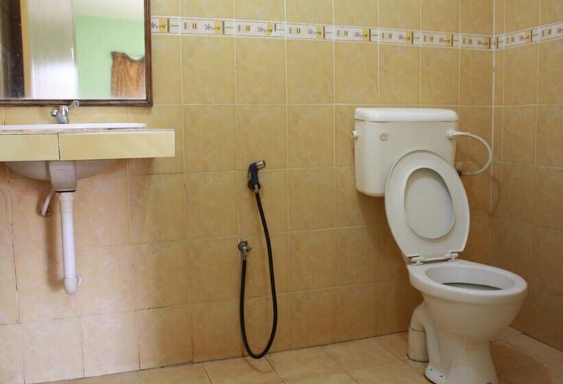 فندق Purnama Beach Resort