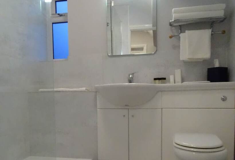 The Beeches Hotel & Leisure Club