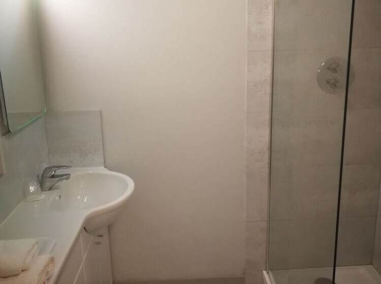 The Beeches Hotel & Leisure Club