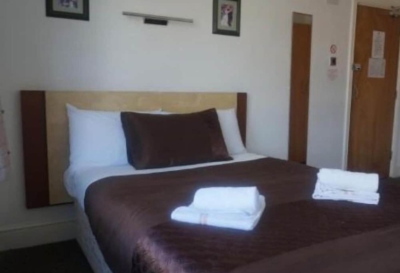 Отель The Cotswold