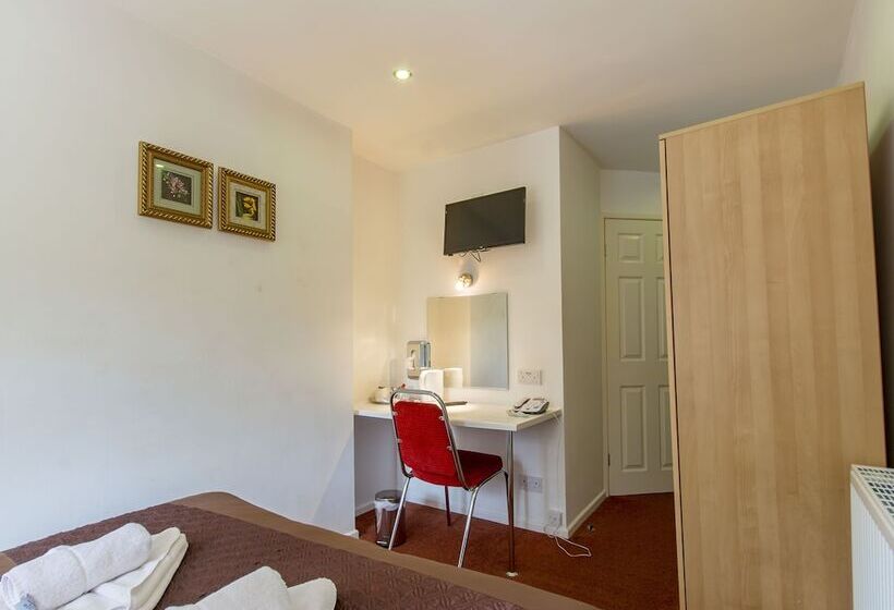 Отель The Cotswold