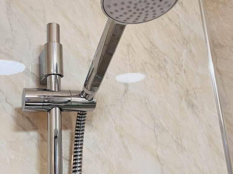 فندق The Lake View