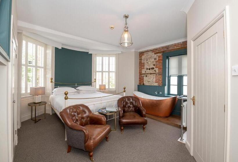 בית מלון כפרי The Lodge