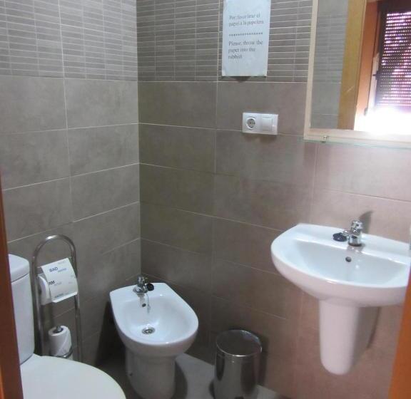 هاستل Hostal Abastos