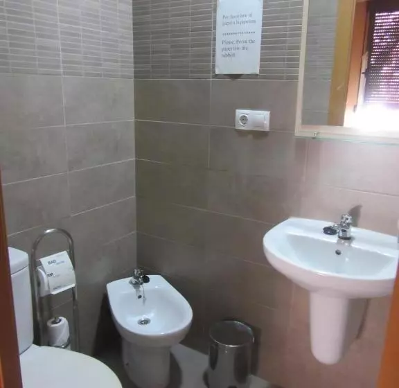 هاستل Hostal Abastos